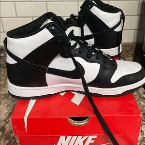 NIKE DUNK HI RETRO PANDA (Black and white)